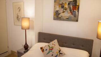 Iron/ironing board, free WiFi, bed sheets