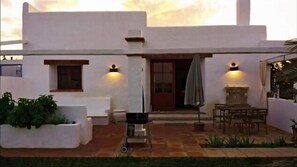 Outdoor dining - CASA FLAMENCA, 2 rooms, 150m far from the Beach. Very well maintained. (Barbate)
