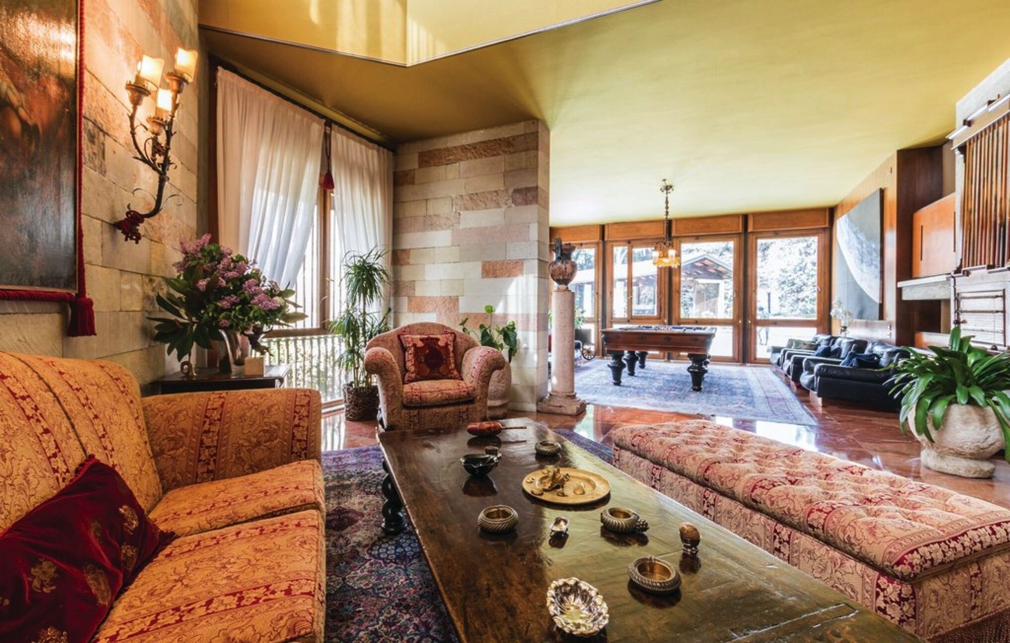 Luxury villa near Verona: design, swimming pool, park, tennis, fitness corner