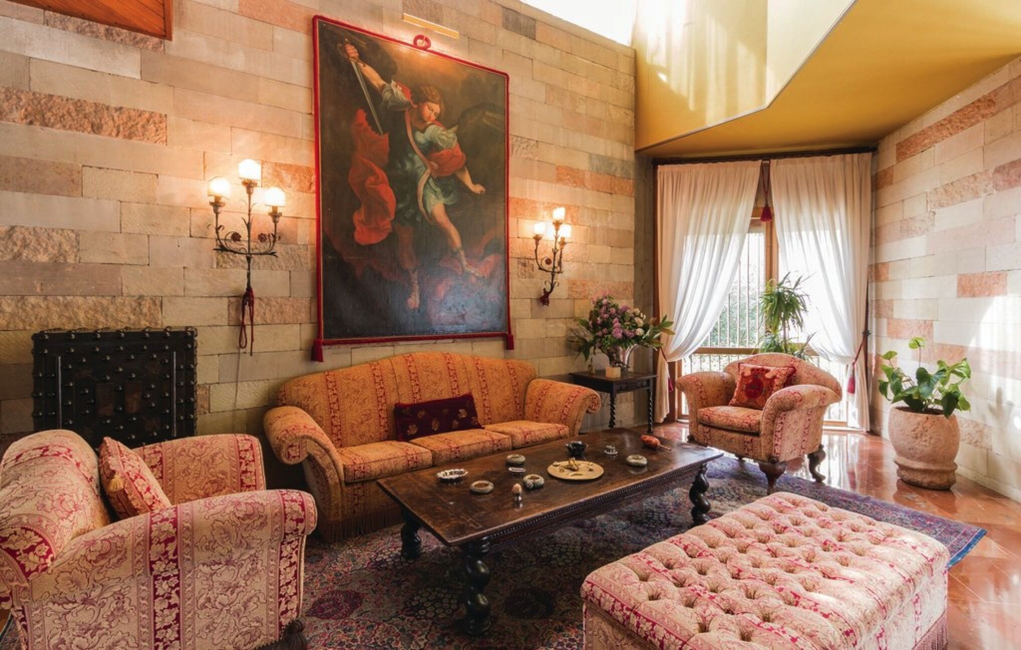 Luxury villa near Verona: design, swimming pool, park, tennis, fitness corner