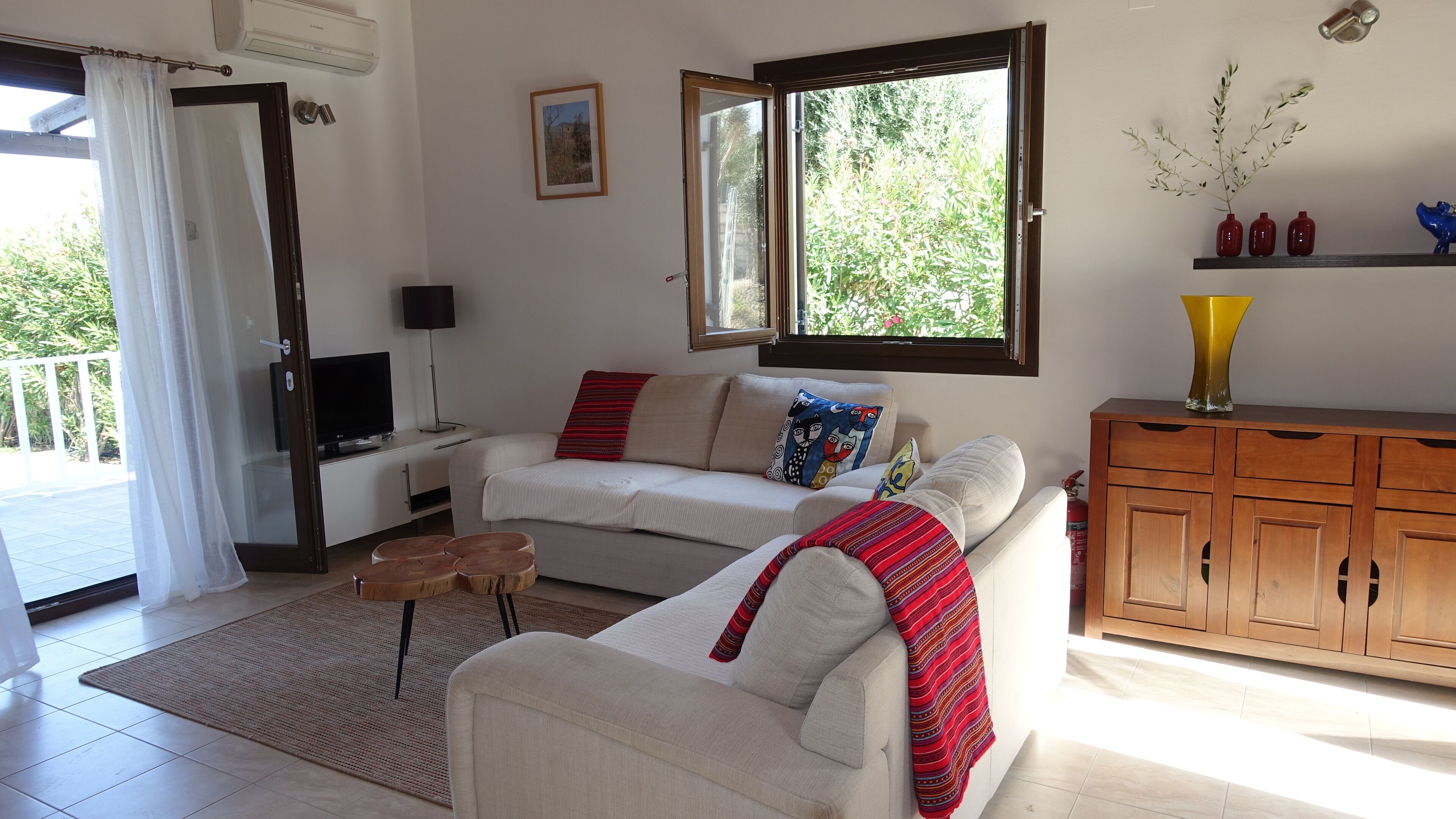 Villa Anna, 4 person villa with unforgettable views over the sea, mountains, villages