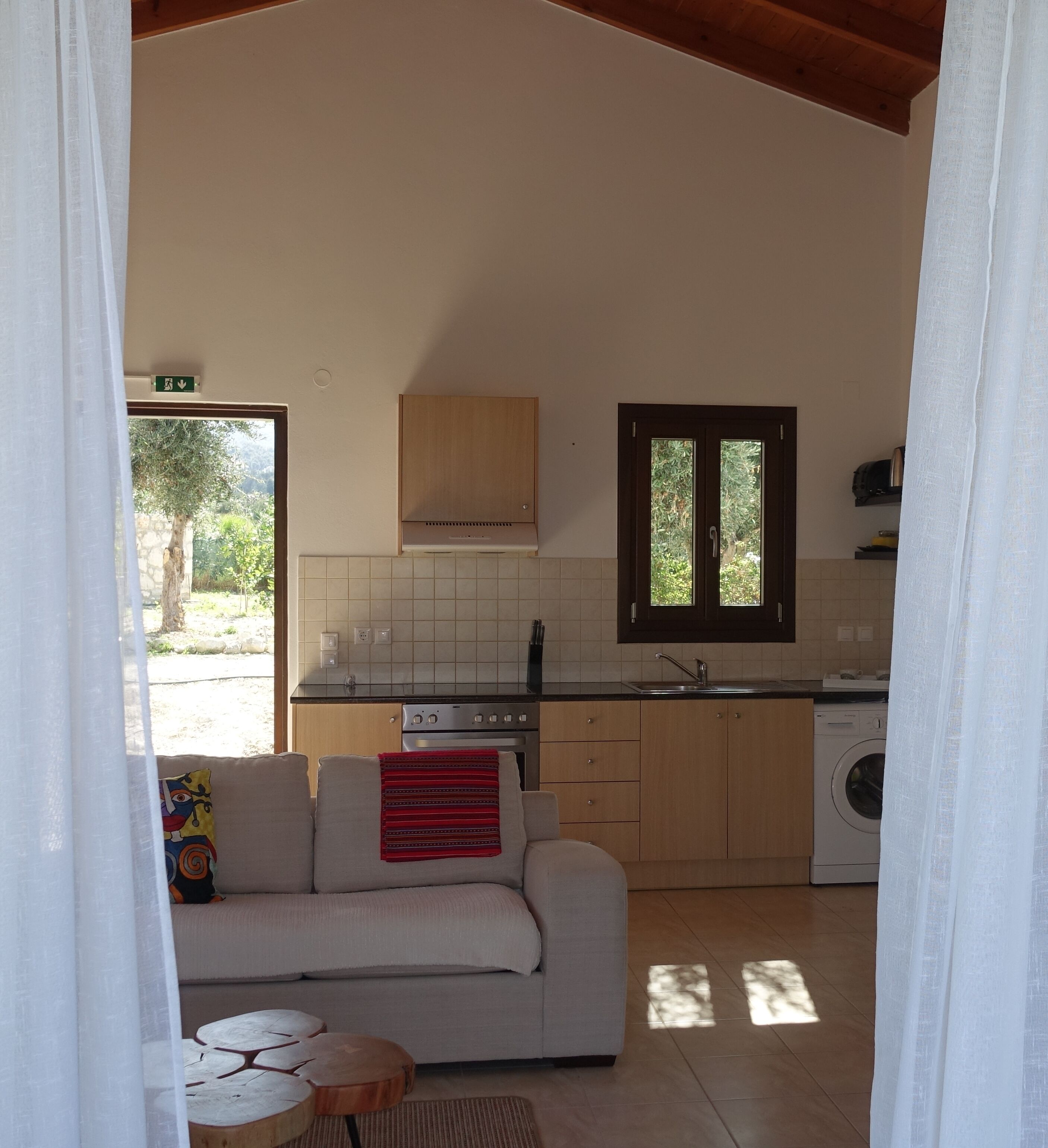 Villa Anna, 4 person villa with unforgettable views over the sea, mountains, villages