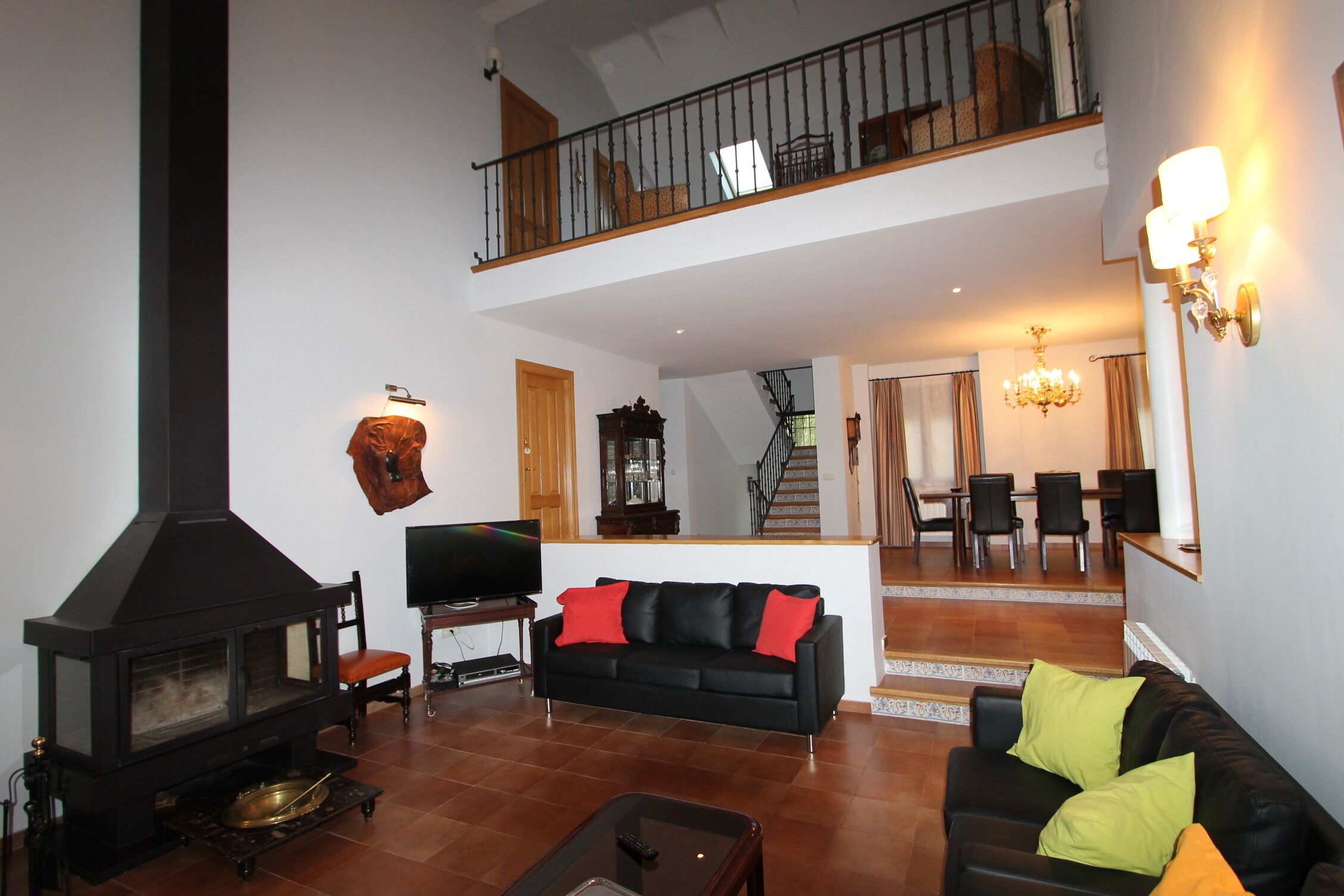 Finca Casa Rural Victoria near Madrid and Warner Park. Max Capacity 24