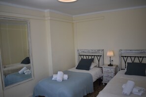 2 多间卧室、熨斗/熨衣板、免费 WiFi、床单