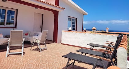 Amplia vivienda rural junto a la playa,wifi,barbacoa ideal para familias, amigos