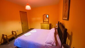 5 habitaciones, tabla de planchar con plancha y wifi gratis