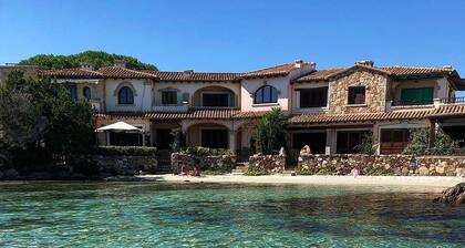 Incanto Apartment Golfo Aranci Sardinia, front sea apartment