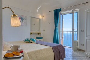 2 bedrooms, desk, soundproofing, iron/ironing board