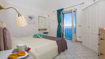 2 bedrooms, desk, soundproofing, iron/ironing board