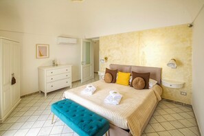 2 quartos, escrivaninha, quartos à prova de som
