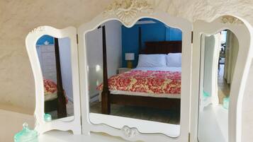 2 slaapkamers, een strijkplank/strijkijzer, reisbedje, gratis wifi