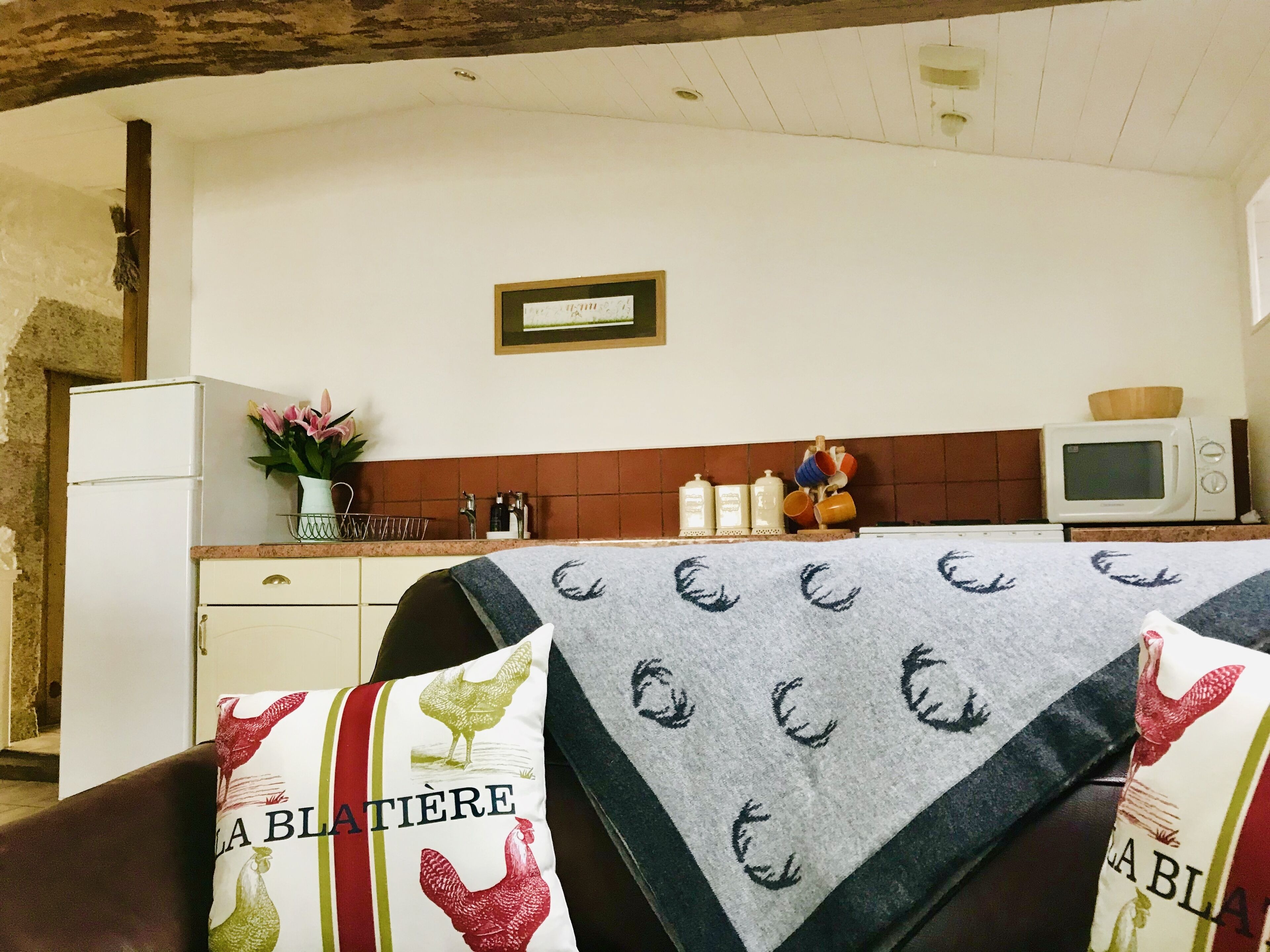 Converted stable, all year heated pool,free Wifi,rural setting & close to it all