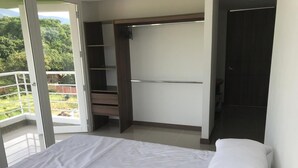3 bedrooms, free WiFi, bed sheets - alto verde club house (Melgar)