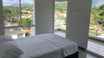 3 quartos, Wi-Fi de cortesia, roupa de cama