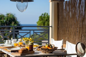 Outdoor dining - Panorama Villas, 3 Bedroom Sea View Villas with Private Pool (Corfu)