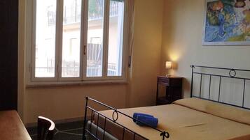 3 Schlafzimmer, Schreibtisch, BettwÀsche, Rollstuhlgeeignet