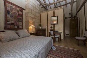 5 عدّة غرف نوم ومكواة/لوح كي وسرير سفر وواي فاي مجانًا