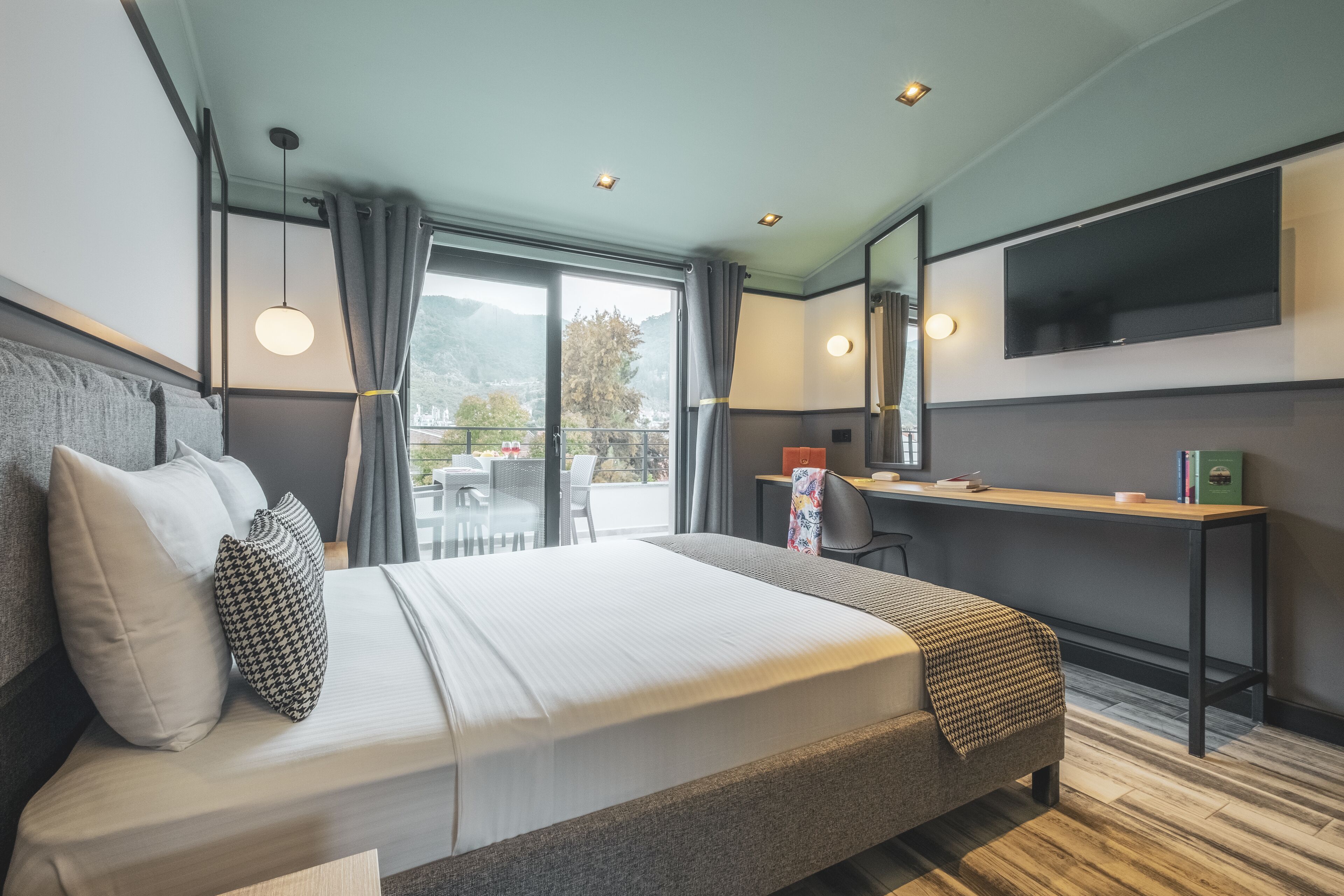 minibar, in-room safe, soundproofing, free wifi