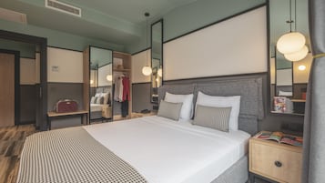 Standard Room | Minibar, in-room safe, soundproofing, free WiFi