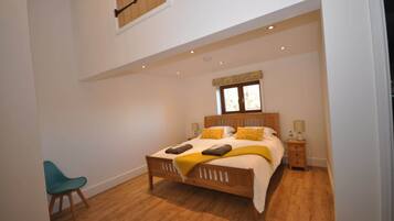 3 bedrooms, iron/ironing board, travel cot, WiFi