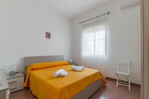 5 quartos, ferros/tábuas de passar roupa, Wi-Fi, roupa de cama