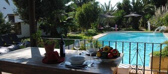CASA GRANDE, 3 rooms, 150m far from the Beach. Very well maintained.