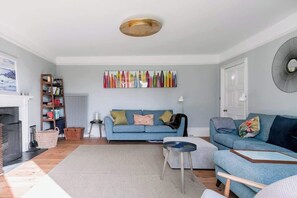 TV, fireplace, DVD player, books