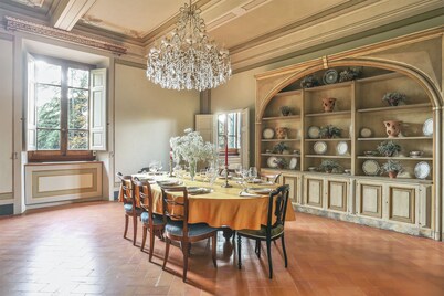 Villa Franchetti - Luxurious Florentine Villa with Swimming Pool