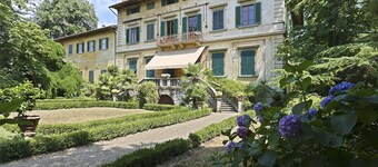 Villa Franchetti - Luxurious Florentine Villa with Swimming Pool