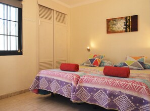 1 bedroom, iron/ironing board, internet, bed sheets