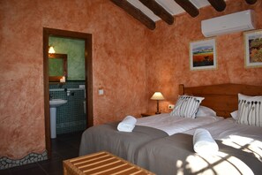 3 Schlafzimmer, Bügeleisen/Bügelbrett, WLAN, Bettwäsche