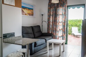 Smart-TV, DVD-Player, Bücher