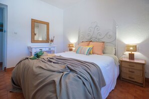 4 habitaciones, tabla de planchar con plancha y wifi gratis 