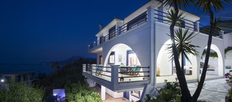 Blue Dream villa: a seaside beauty in Euboea island