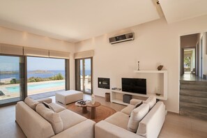 Smart TV, fireplace, video games, DVD player