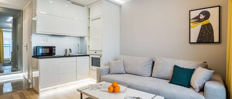 Apartment, 1 Double Bed with Sofa bed (Kreta 52/19) | Private kitchen | Full-size fridge, microwave, oven, stovetop