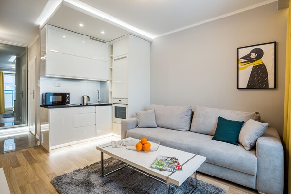 Huoneisto, 1 parisänky ja vuodesohva (Kreta 52/19) | Yksityinen keittiö | Täysikokoinen jääkaappi, mikroaaltouuni, uuni, liesi