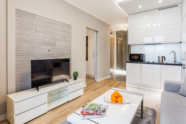 Departamento, 1 cama matrimonial y sofá cama (Kreta 52/19) | Cocina privada | Refrigerador con congelador, microondas, horno y parrilla de estufa 