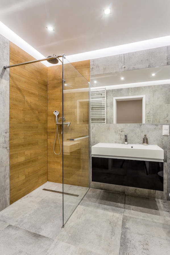 Appartement, 1 grand lit (Kreta 54/68) | Salle de bain | Serviettes fournies
