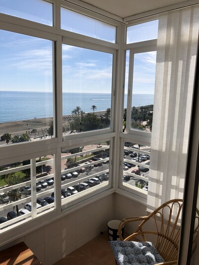 Apartment on the beachfront equipped and with excellent sea views