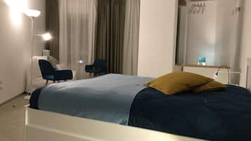3 Schlafzimmer, Schreibtisch, schallisolierte Zimmer