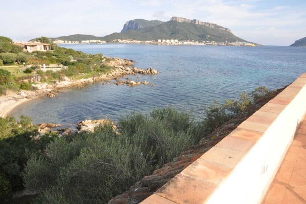 in villa with garden on the sea apartment with sun terrace