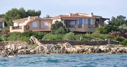 in villa with garden on the sea apartment with sun terrace