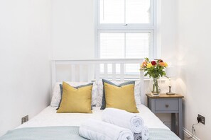 2 chambres, fer et planche à repasser, Wi-Fi, draps fournis