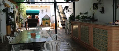 Outdoor dining