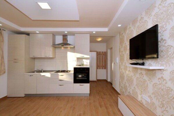 Apartment, 2 Bedrooms | Private kitchen