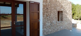 Beautiful traditional style house with charm, located in El Pilar de La Mola.