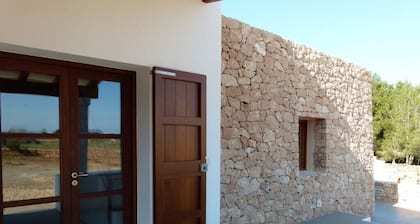 Beautiful traditional style house with charm, located in El Pilar de La Mola.