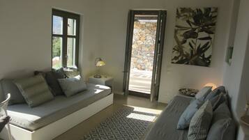 1 bedroom, iron/ironing board, travel crib, internet