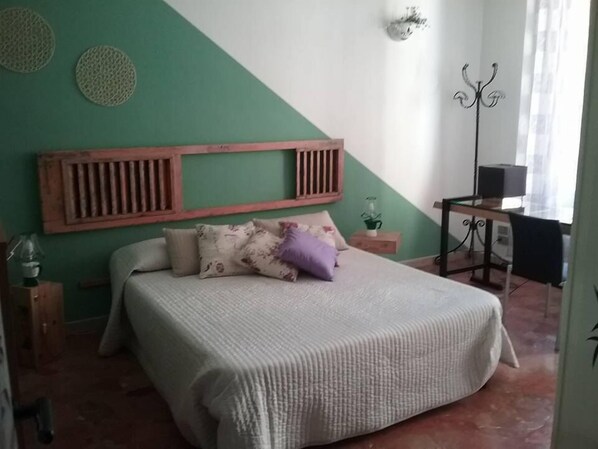 Double Room, Balcony (T)
